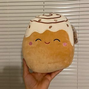Chanel the cinnamon roll squishmallow